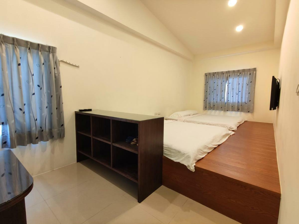 Feng Homestay Zhongpu Exterior photo