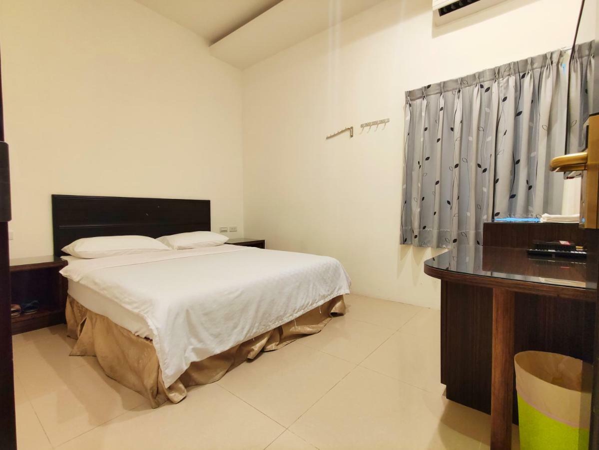 Feng Homestay Zhongpu Exterior photo